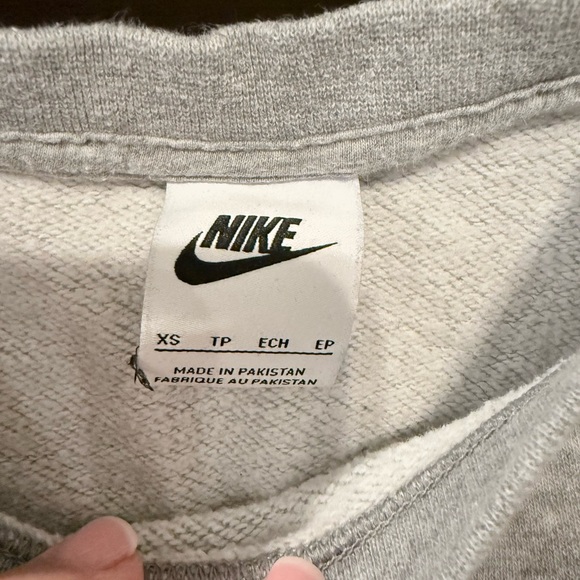 Nik - Picture 3 of 4